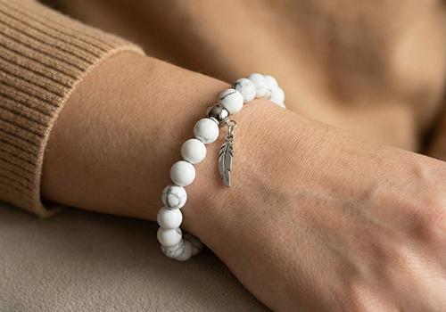 Bracelet artisanal Hawalite blanc